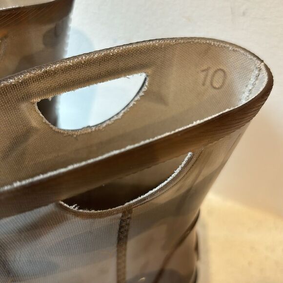 UGG rain boots size 10 EUC - Picture 3 of 5